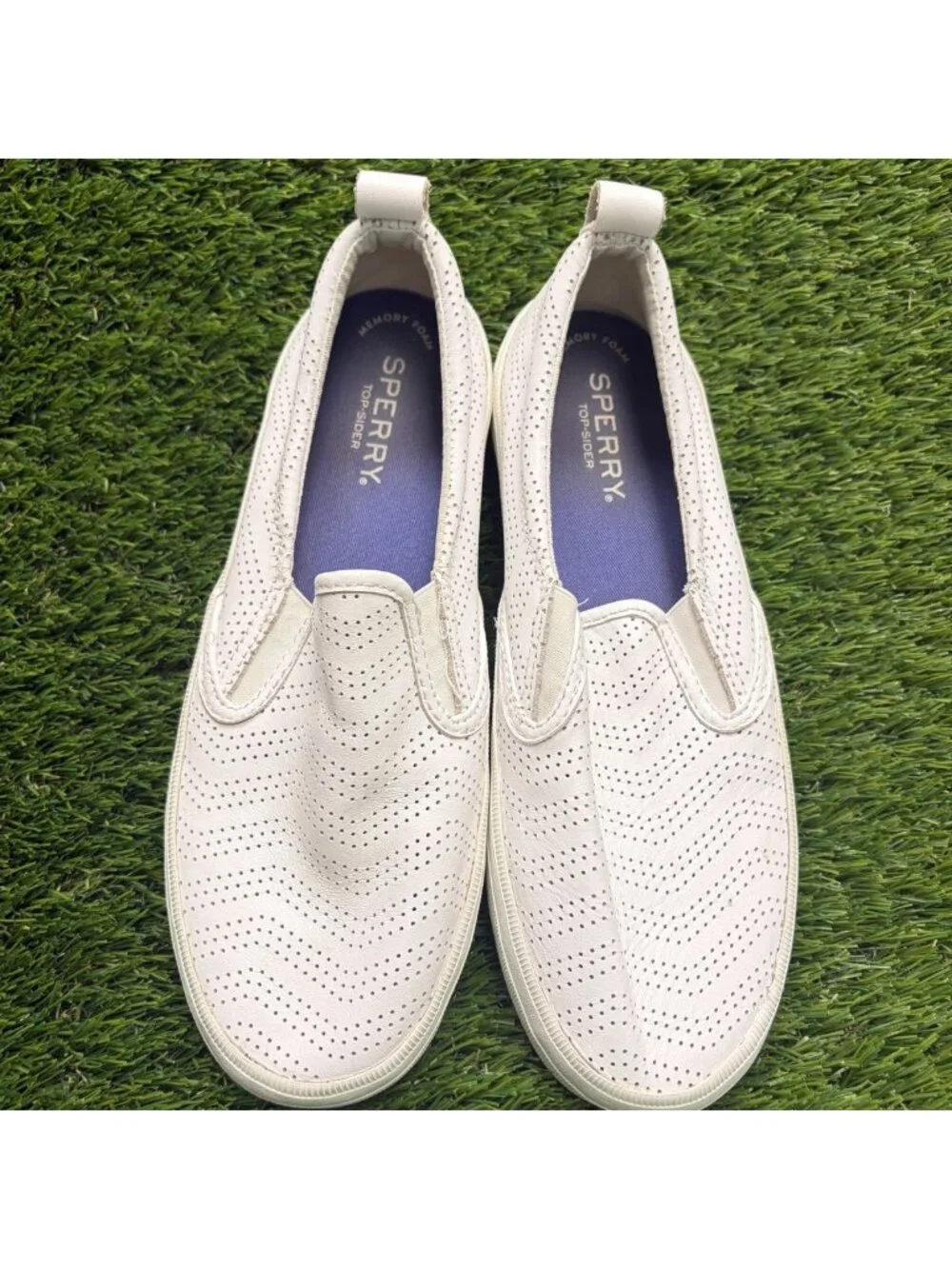 Sperry Crest Twin Gore Womens Size 7 White Perforated Leather Slip On Shoes